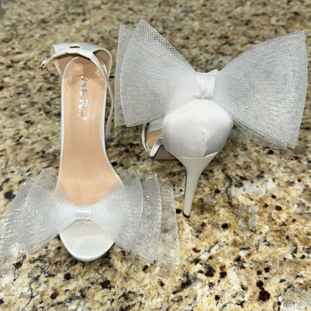 Bow Heels